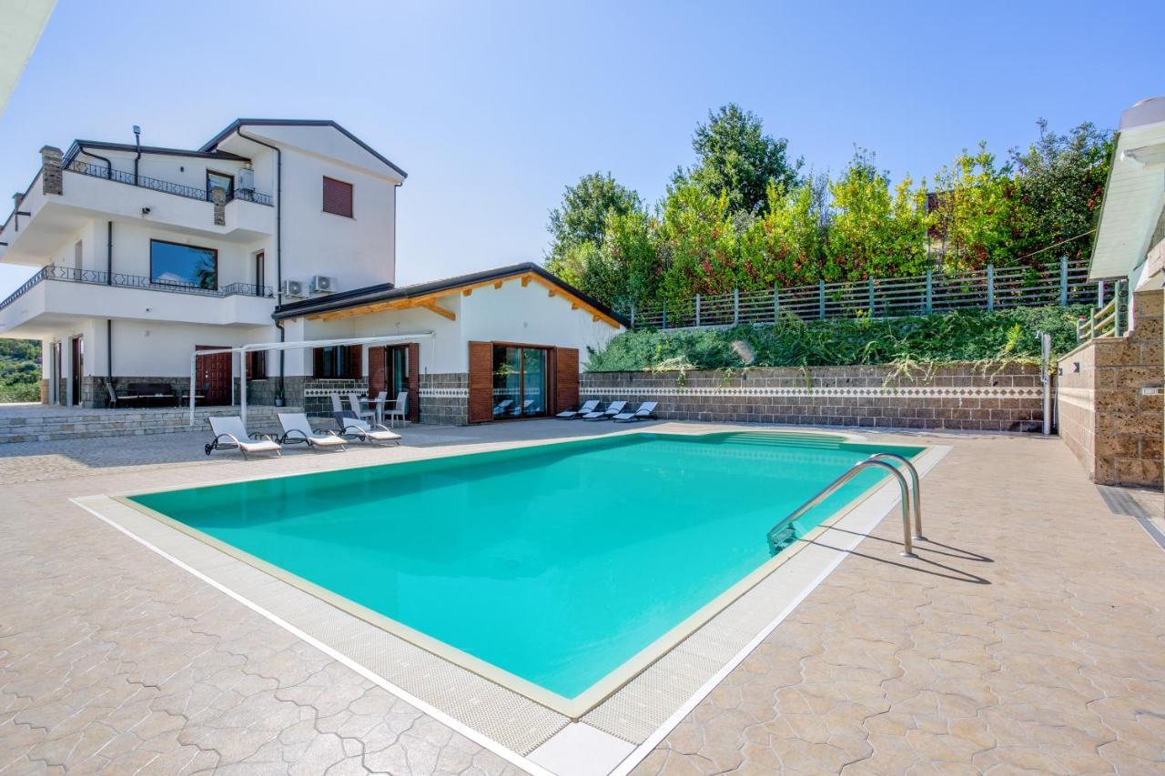 Villa Santoro Ai Tre Ulivi Con Piscina Privata Caiazzo Екстериор снимка