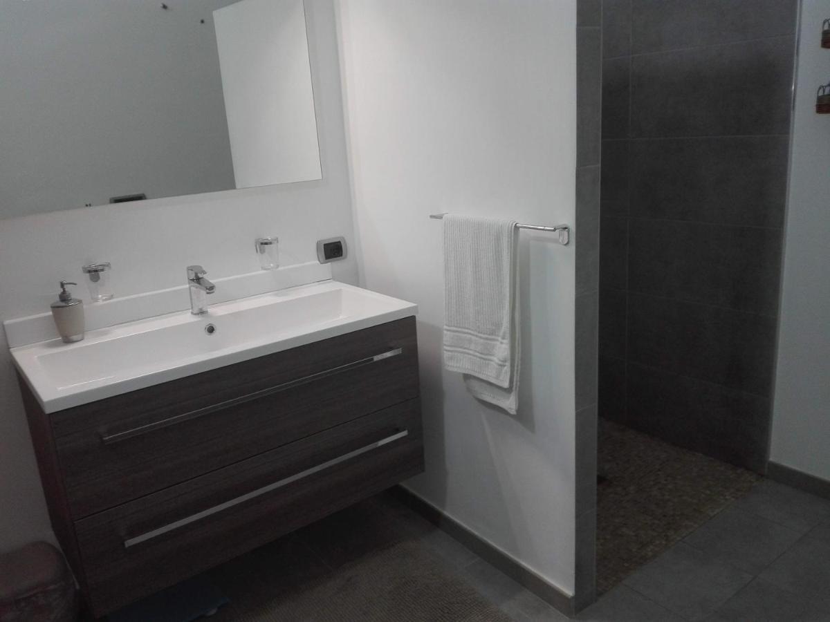 Villa Santoro Ai Tre Ulivi Con Piscina Privata Caiazzo Екстериор снимка